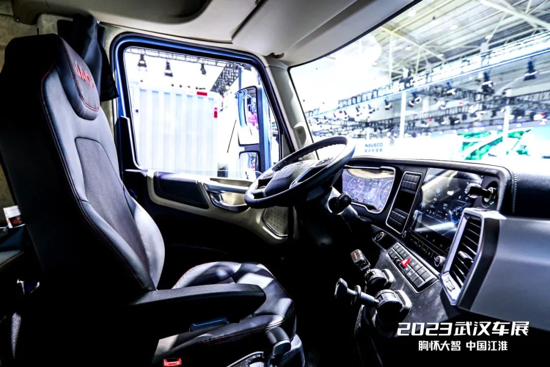 231106045lir.jpg 231106045lir.jpg